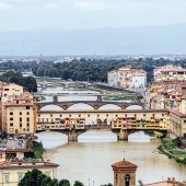 Экскурсия по Флоренции с частным гидом – вид на городские мосты с площади Микеланджело.